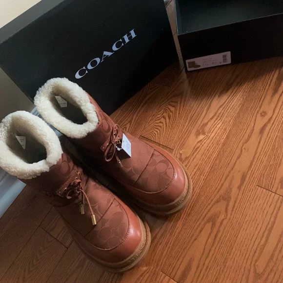 Coach Winter Boots - Picture 14 of 16